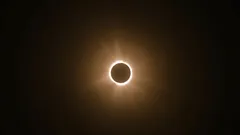 Päivä muuttuu yöksi: milloin alkaa täydellinen auringonpimennys ja tähti katoaa lähes 7 minuutiksi?